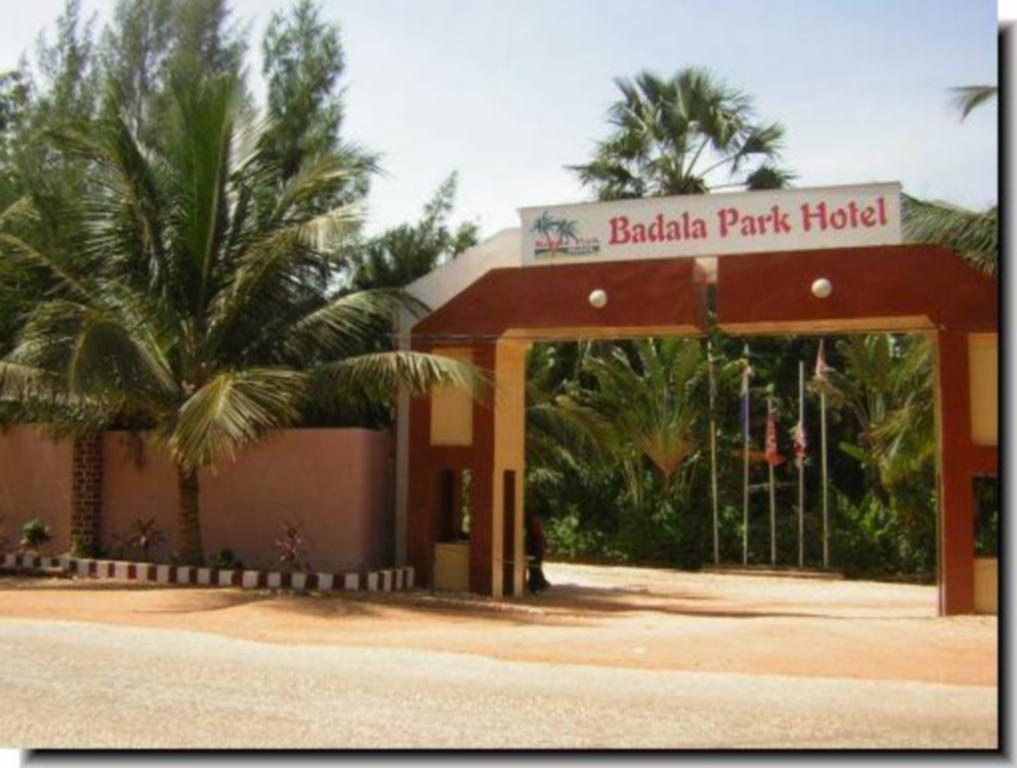 Badala Park Hotel كوتو المظهر الخارجي الصورة