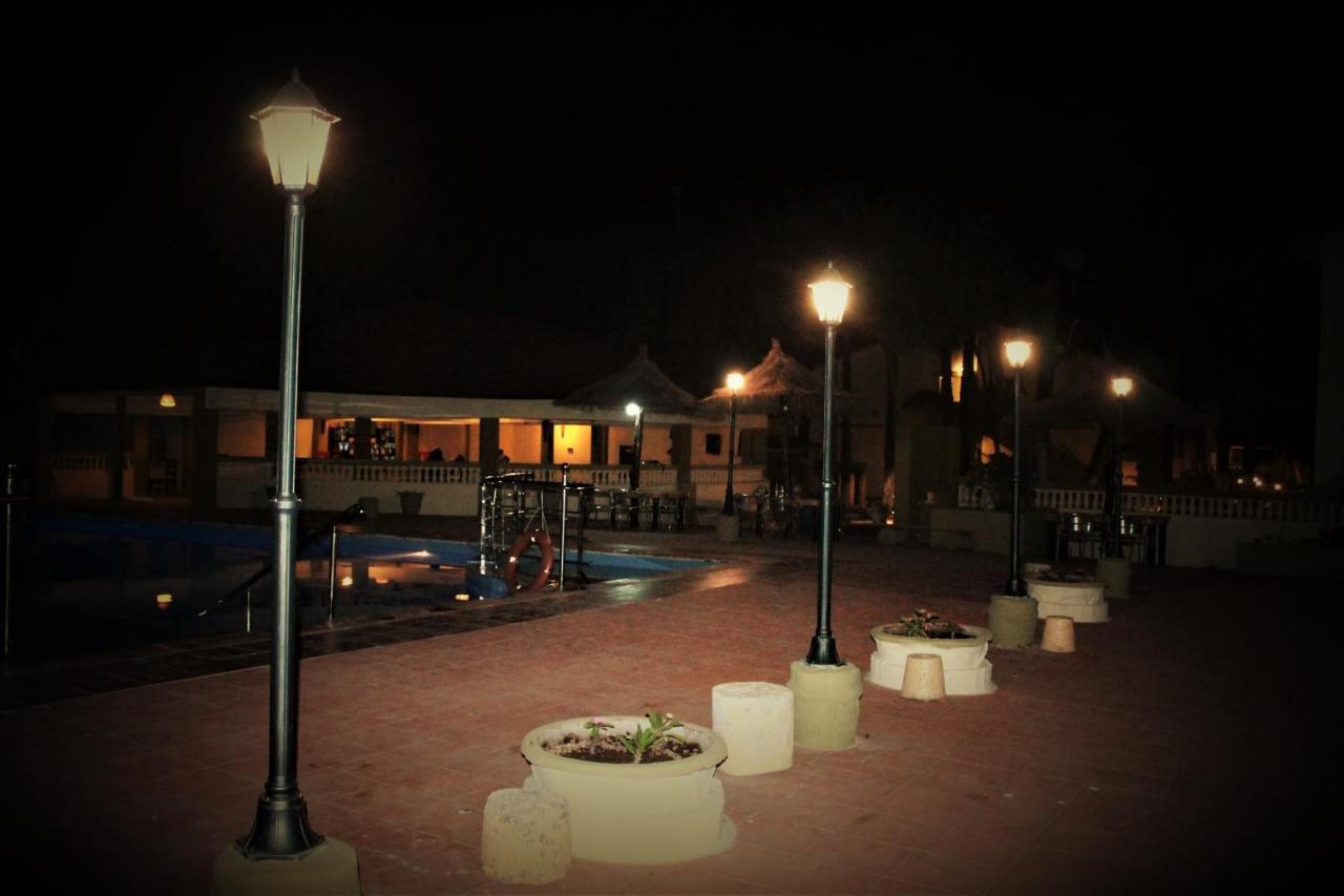 Badala Park Hotel كوتو المظهر الخارجي الصورة