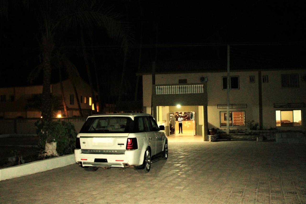 Badala Park Hotel كوتو المظهر الخارجي الصورة